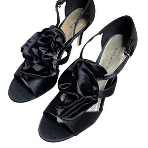 Ann Marino Honey Bun Black Satin Ruffle Heels Size 8.5 New